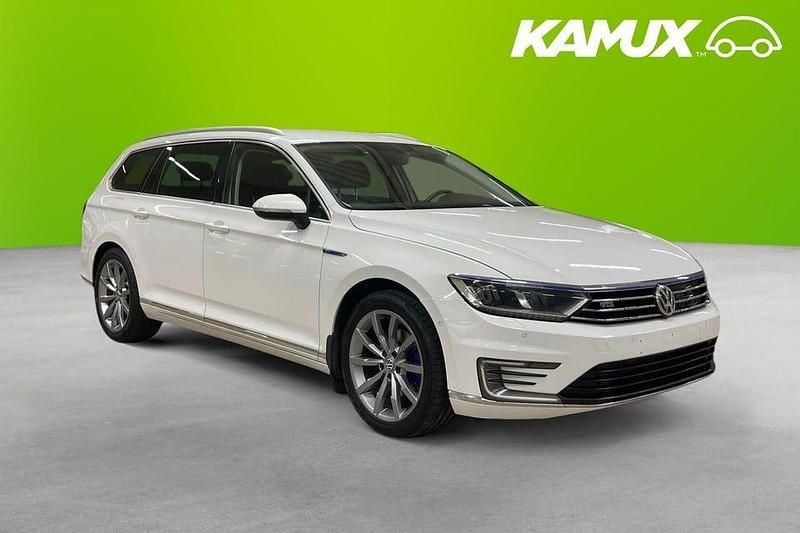 Vit Begagnad 2016 VW Passat GTE Kombi | 134 800 kr (Marknadspris) - Bild 1/4