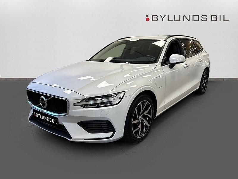 Vit Begagnad 2019 Volvo V60 Momentum Kombi | 289 000 kr (Marknadspris) - Bild 1/4