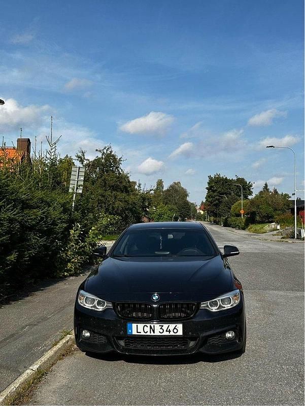 Svart Begagnad 2016 BMW 420 Gran Coupé M Sport Sportkupé | 210 000 kr (Marknadspris) - Bild 1/4