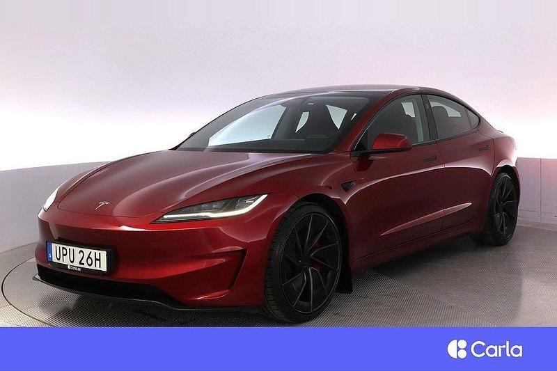 Röd Begagnad 2024 Tesla Model 3 Performance Sedan | 554 900 kr - Bild 1/2