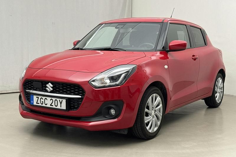 Röd Begagnad 2022 Suzuki Swift | 145 000 kr - Bild 1/4