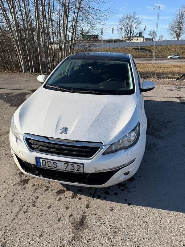Begagnad Peugeot 308 125 HK (91 kW) 2013
