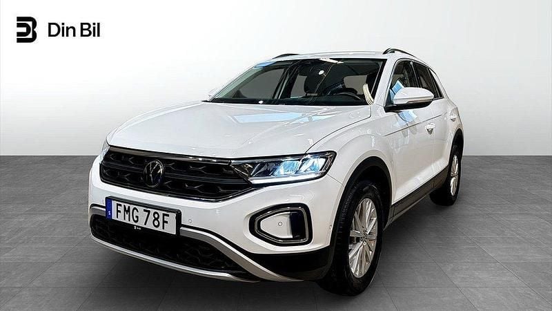 Vit (pure white) Begagnad 2022 VW T-Roc Life SUV | 269 900 kr (Marknadspris) - Bild 1/4