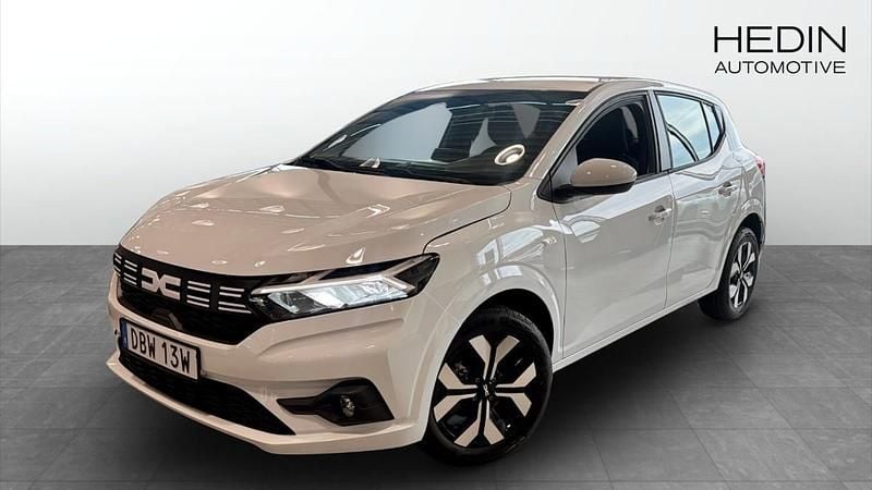 Vit (white) Ny 2025 Dacia Sandero Expression Halvkombi | 219 900 kr (Bra pris) - Bild 1/4