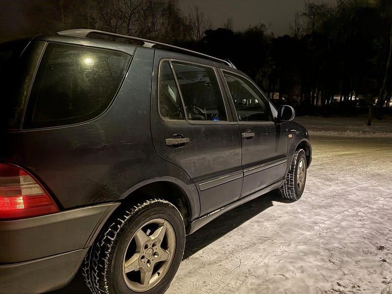 Begagnad Mercedes ML320 218 HK (160 kW) 1999 SUV