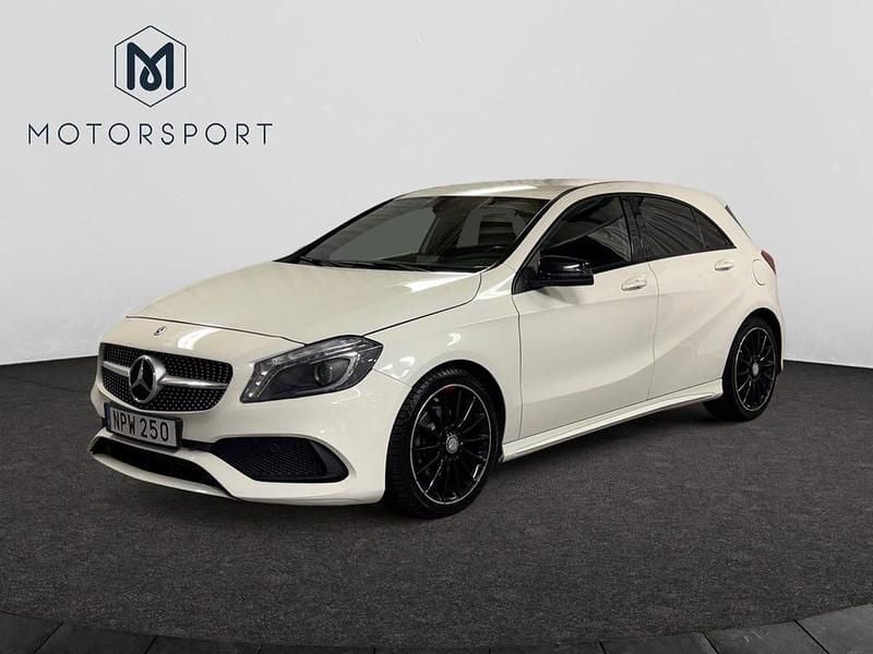 Vit Begagnad 2014 Mercedes A180 AMG Halvkombi | 139 900 kr (Lite dyr) - Bild 1/3