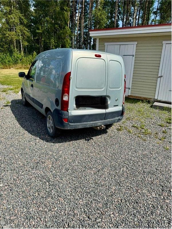Grå Begagnad 2009 Nissan Kubistar | 17 200 kr - Bild 1/3