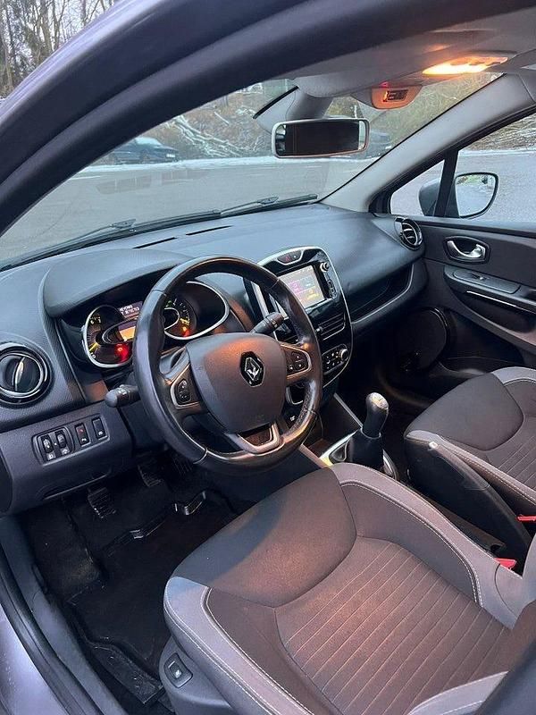 Begagnad Renault Clio IV 90 HK (66 kW) 2016 Grå Kombi