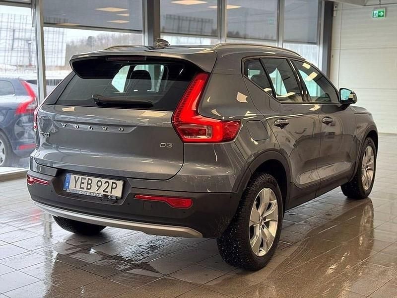 Begagnad Volvo XC40 Momentum 151 HK (111 kW) 2019 Grå SUV