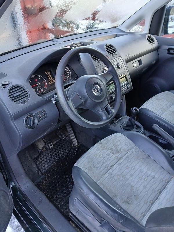 Begagnad VW Caddy 102 HK (75 kW) 2012 Minibuss