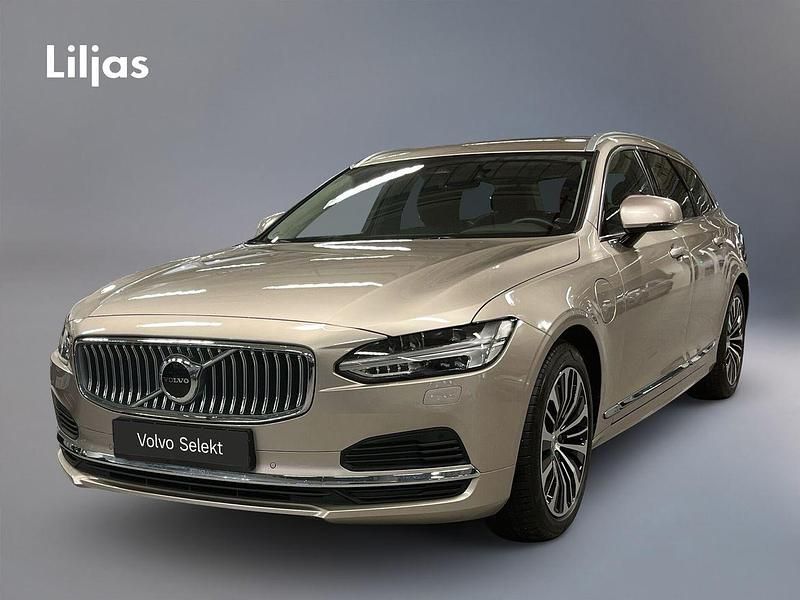 Grå Begagnad 2023 Volvo V90 Core Kombi | 439 000 kr (Marknadspris) - Bild 1/3