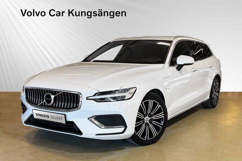Vit Begagnad 2022 Volvo V60 Kombi | 339 900 kr (Bra pris) - Bild 1/3