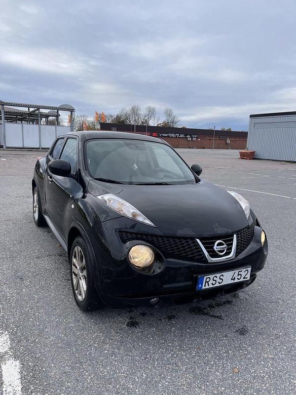 Svart Begagnad 2012 Nissan Juke SUV | 70 000 kr (Marknadspris) - Bild 1/4