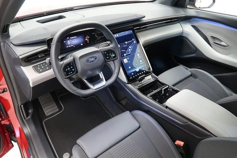 Begagnad Ford Explorer Extended Range 253 kW (344 HK) 2024 Röd SUV