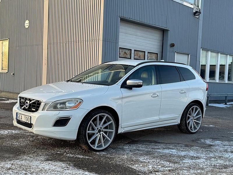 Begagnad Volvo XC60 R-Design 205 HK (150 kW) 2010 Vit SUV