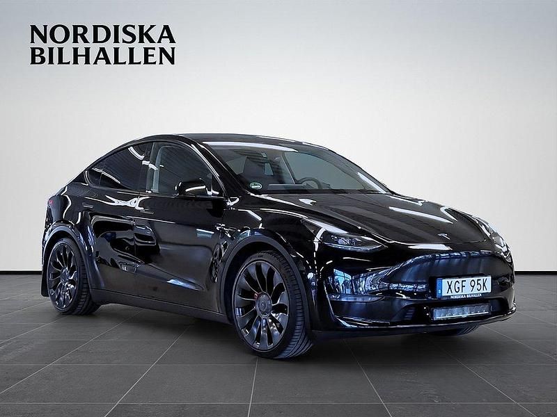 Svart Begagnad 2022 Tesla Model Y Performance SUV | 399 795 kr - Bild 1/4