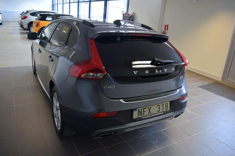 Begagnad Volvo V40 CC Summum 150 HK (110 kW) 2013 Grå Kombi
