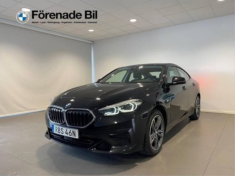 Svart Begagnad 2021 BMW 218 Sportkupé | 259 000 kr (Lite dyr) - Bild 1/4