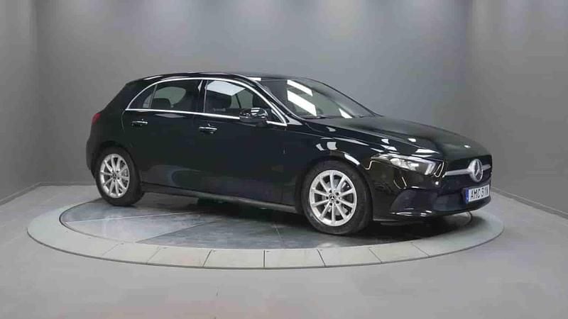 Svart Begagnad 2019 Mercedes A200 Halvkombi | 235 000 kr (Marknadspris) - Bild 1/1