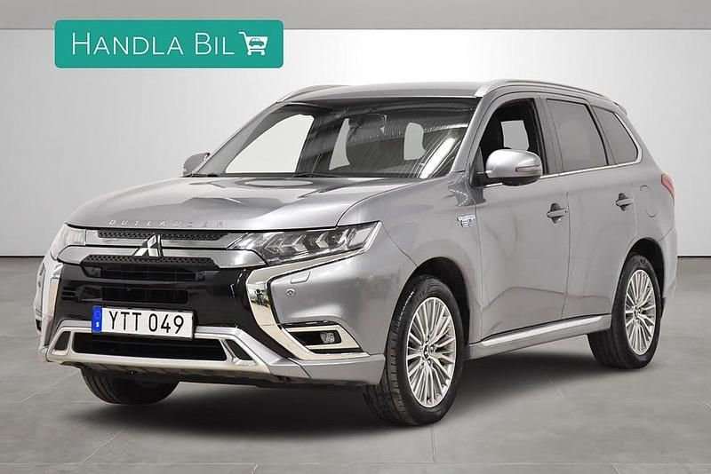 Grå Begagnad 2018 Mitsubishi Outlander P-HEV SUV | 219 900 kr (Lite dyr) - Bild 1/4