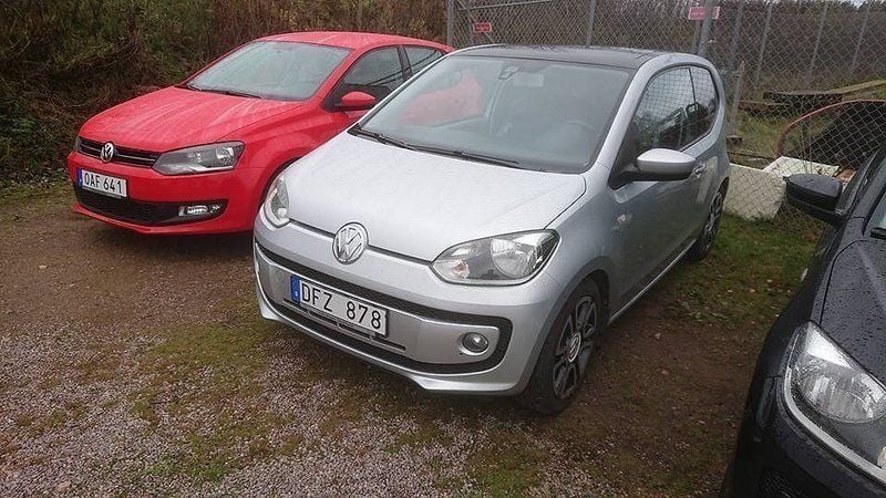 Begagnad VW up! high up! 75 HK (55 kW) 2012 Silver Halvkombi