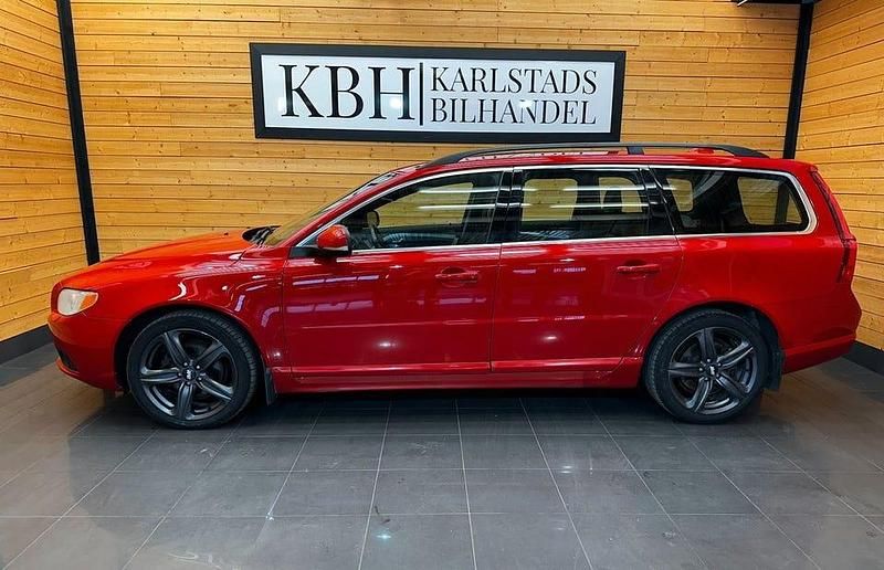 Begagnad Volvo V70 Momentum 163 HK (119 kW) 2013 Röd Kombi