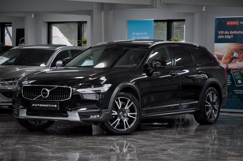 Svart Begagnad 2018 Volvo V90 CC Inscription Kombi | 239 900 kr - Bild 1/4