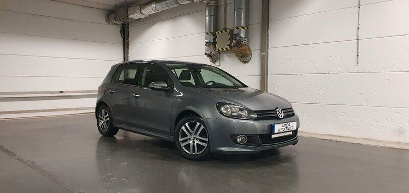 Grå Begagnad 2013 VW Golf VII Dark Label Halvkombi | 68 900 kr (Bra pris) - Bild 1/4