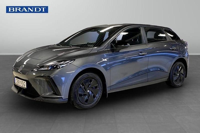 Grå Begagnad 2023 MG MG4 EV Halvkombi | 224 900 kr (Marknadspris) - Bild 1/4