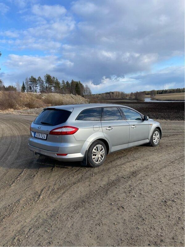 Grå Begagnad 2008 Ford Mondeo Kombi | 20 000 kr (Bra pris) - Bild 1/4