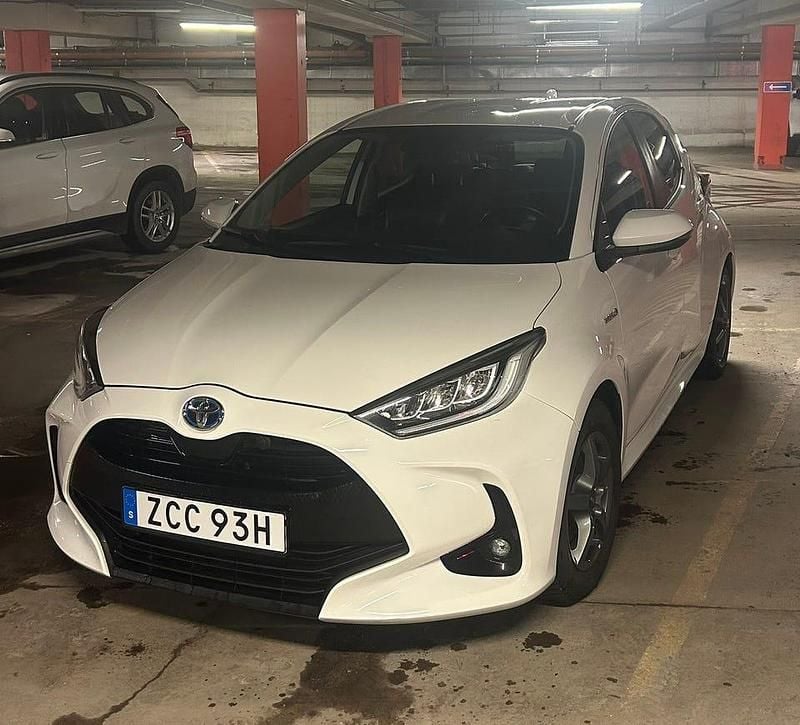 Begagnad Toyota Yaris Hybrid Active 116 HK (85 kW) 2020