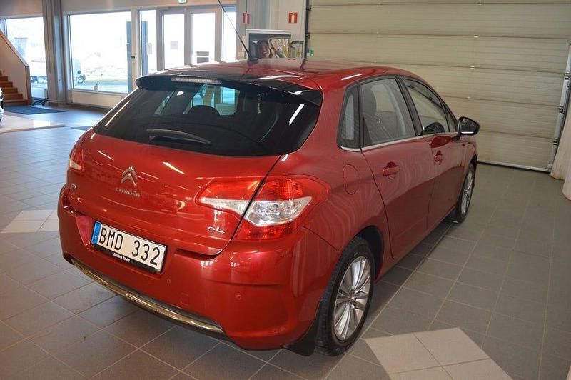 Begagnad Citroën C4 114 HK (83 kW) 2013 Röd Halvkombi