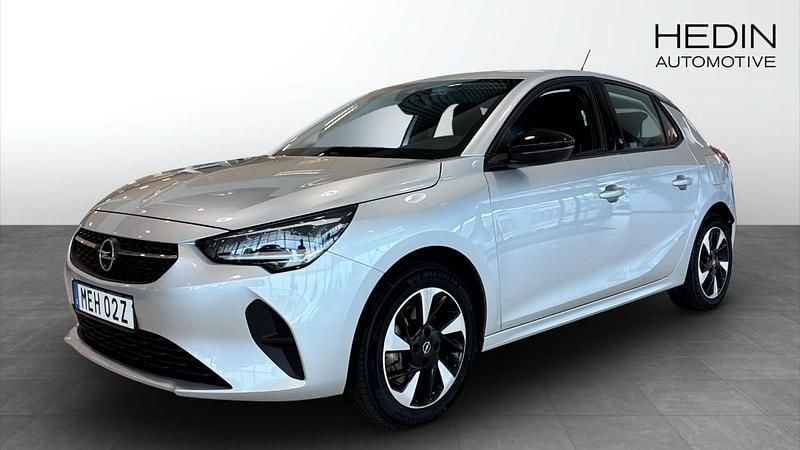 Grå (silver) Begagnad 2022 Opel Corsa-e Design Edition Halvkombi | 179 000 kr (Marknadspris) - Bild 1/4