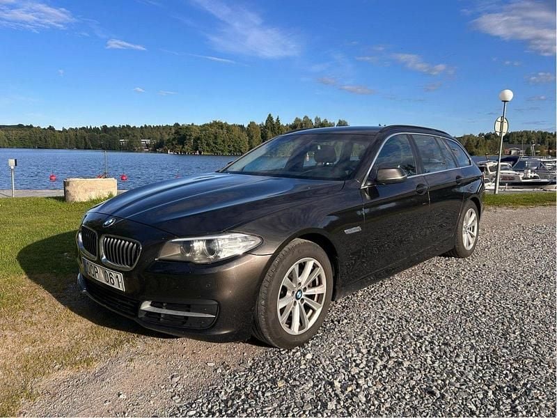 Brun Begagnad 2014 BMW 520 Kombi | 84 000 kr (Bra pris) - Bild 1/4