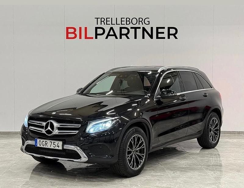 Svart Begagnad 2016 Mercedes GLC220 Exclusive SUV | 239 900 kr (Marknadspris) - Bild 1/4