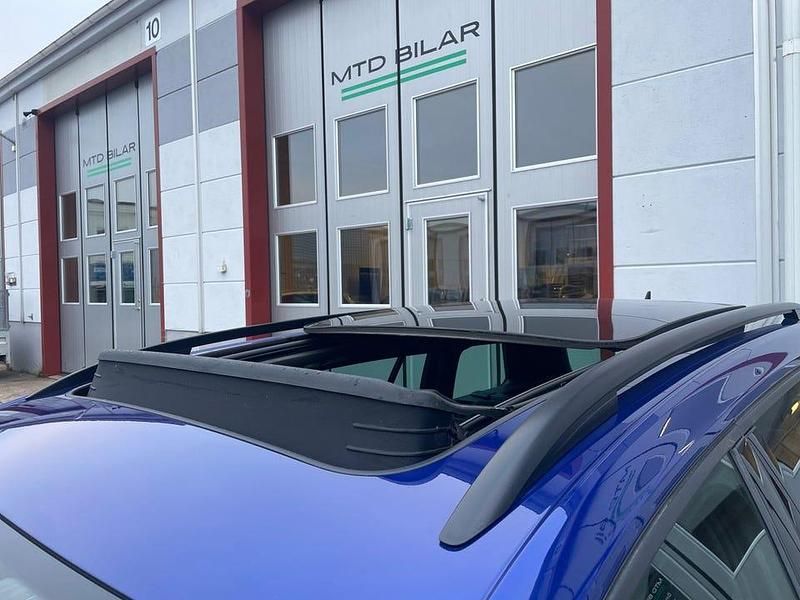 Begagnad VW Golf VII R 301 HK (221 kW) 2015 Blå Kombi