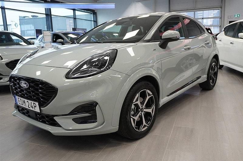 Grå Begagnad 2024 Ford Puma ST-Line SUV | 239 800 kr (Superpris) - Bild 1/1