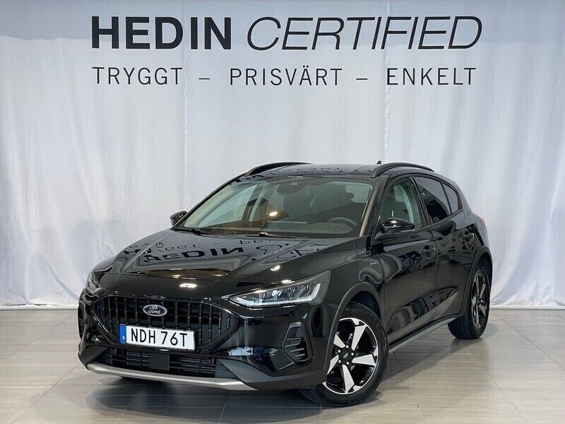 Begagnad Ford Focus Active 125 HK (91 kW) 2023 Svart Halvkombi