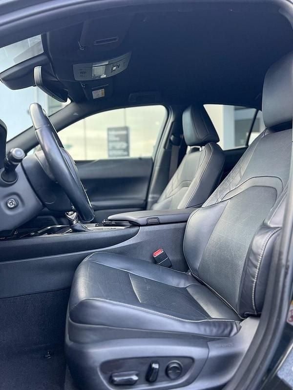 Begagnad Lexus UX 250h 184 HK (135 kW) 2019 Svart metallic SUV