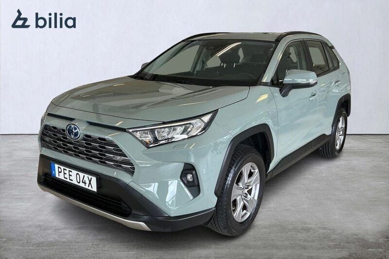 Grön Begagnad 2022 Toyota RAV4 Hybrid Active SUV | 369 900 kr (Bra pris) - Bild 1/4