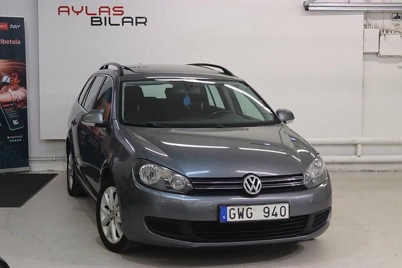 Grå Begagnad 2010 VW Golf Kombi | 39 900 kr (Bra pris) - Bild 1/4
