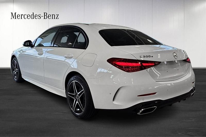 Ny Mercedes C300e AMG line 333 HK (244 kW) 2025 Vit Sedan