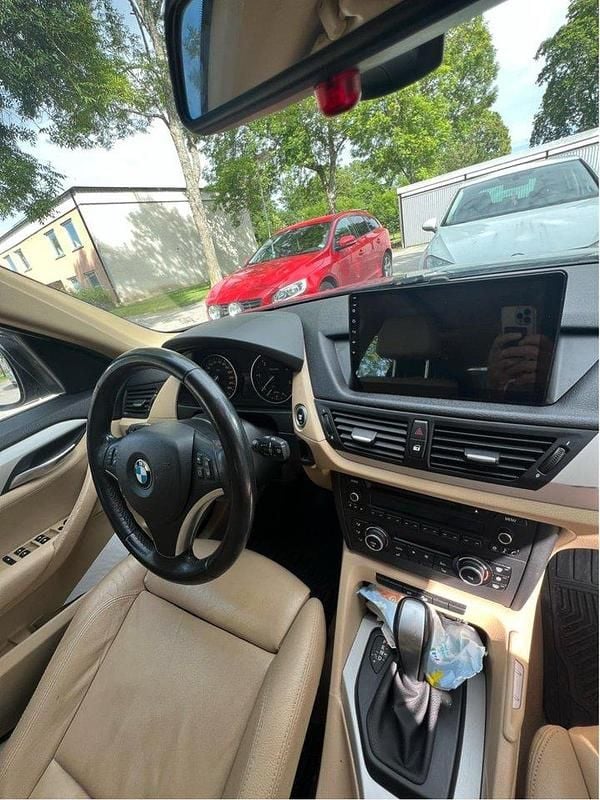 Svart Begagnad 2011 BMW X1 SUV | 79 000 kr (Marknadspris) - Bild 1/4