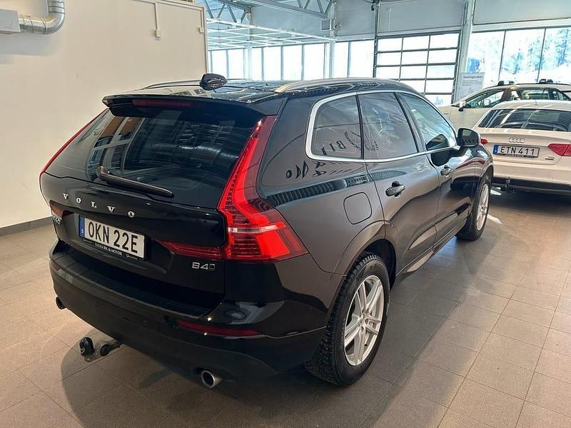 Begagnad Volvo XC60 Momentum 197 HK (144 kW) 2020 Svart SUV