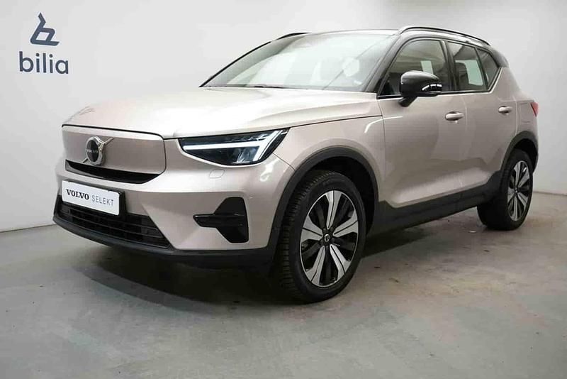 Grå Begagnad 2023 Volvo XC40 Single Motor SUV | 344 900 kr - Bild 1/1