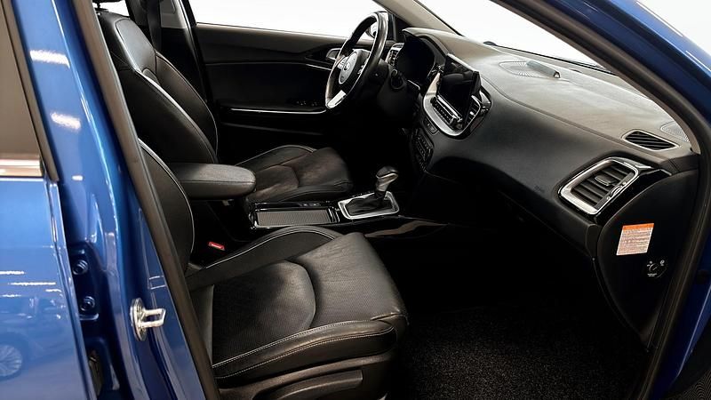 Begagnad Kia Ceed 2021 Halvkombi