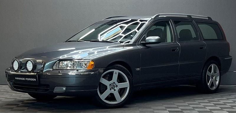 Grå Begagnad 2006 Volvo V70 R-Design Summum Kombi | 59 900 kr (Marknadspris) - Bild 1/4