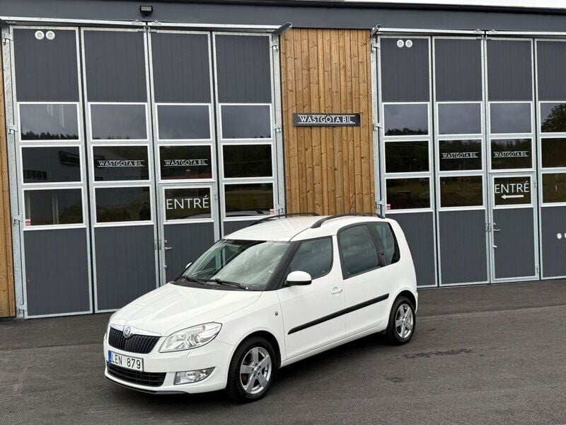 Vit Begagnad 2012 Skoda Roomster Kombi | 49 900 kr (Marknadspris) - Bild 1/4