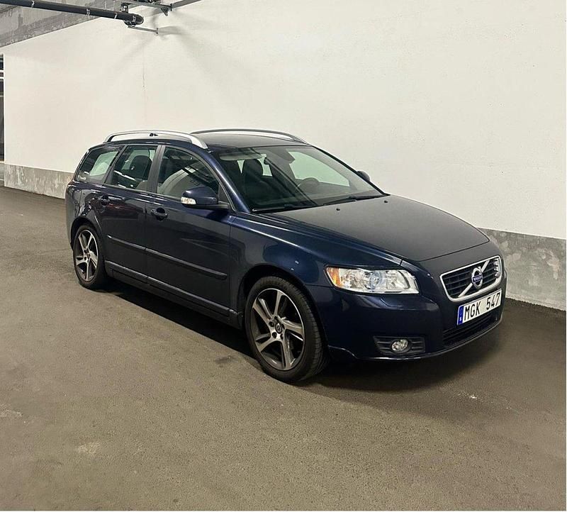 Blå Begagnad 2012 Volvo V50 Momentum Kombi | 95 000 kr (Dyr) - Bild 1/4