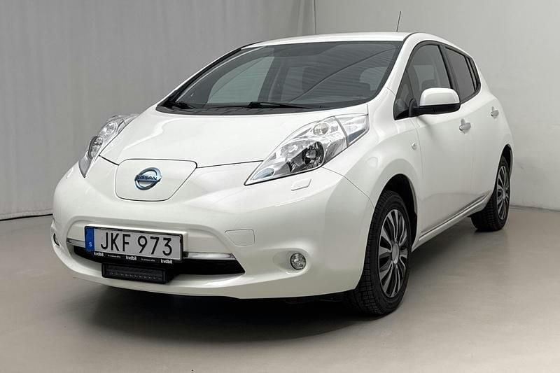 Vit Begagnad 2016 Nissan Leaf Halvkombi | 96 000 kr (Marknadspris) - Bild 1/4